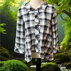 Habitat Black and White Boxy 3/4 Sleeve Top